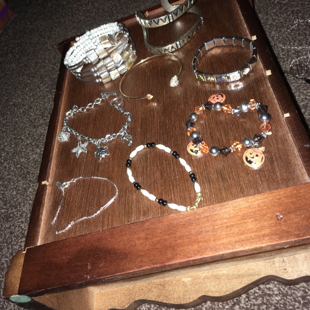 Jewelry - Picture 4 of 5